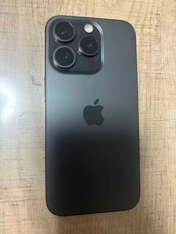 ���� iPhone15Pro 256GB SIM�ե꡼  �Хåƥ꡼100�� ����̵��
