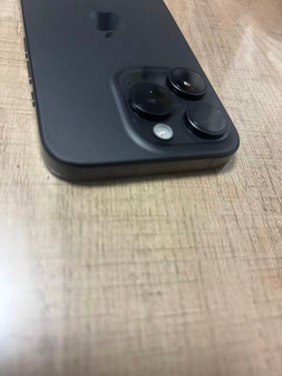 ���� iPhone15Pro 256GB SIM�ե꡼  �Хåƥ꡼100�� ����̵��
