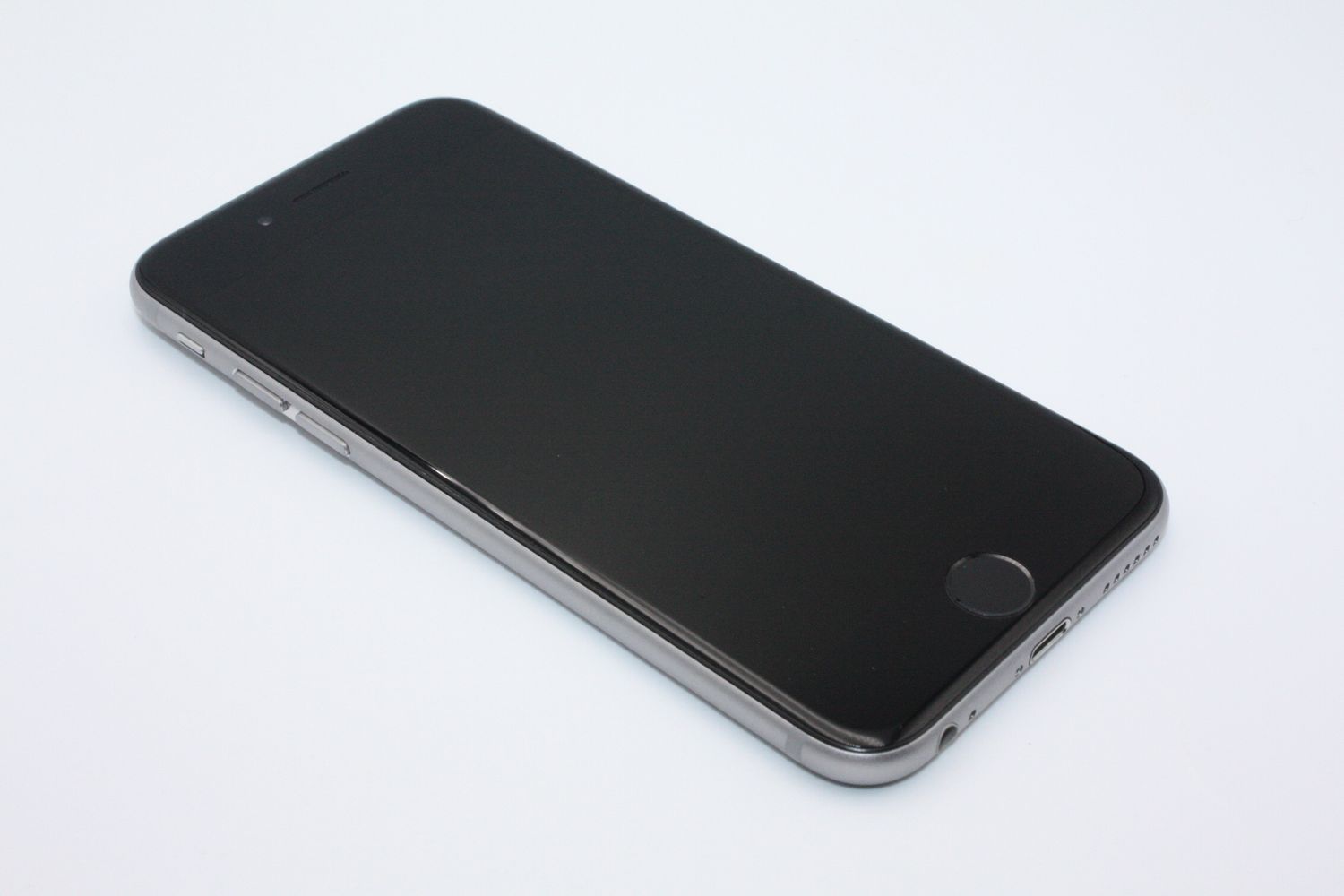 iPhone - iphone6s スペースグレー simフリー 32GB Apple iPhone 6s 32GB SIMフリー [スペースグレイ] 価格比較