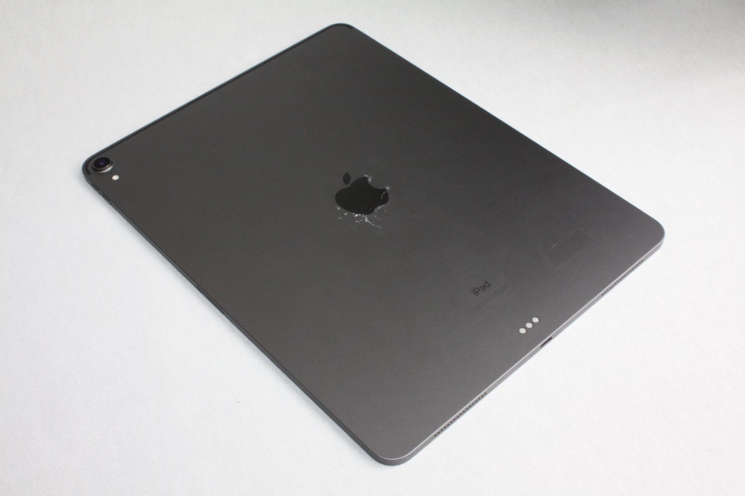 美品 iPad Pro 12.9インチ 第3世代（Wi-Fiモデル・64GB） 12.9インチiPad Pro Wi-Fi 64GB - シルバー（第3世代） [整備済