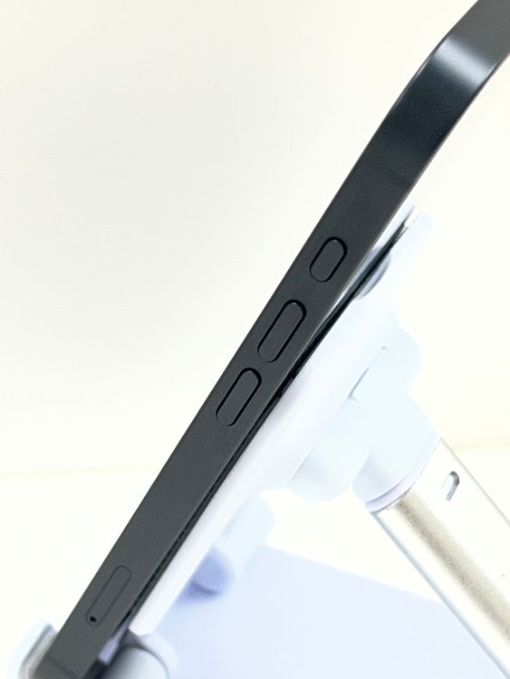 �Хåƥ꡼99����������:O��iPhone 16e 128gb �֥�å�