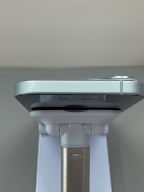 Ķ���ʡ��Хåƥ꡼98% iPhone 15 128gb �֥롼