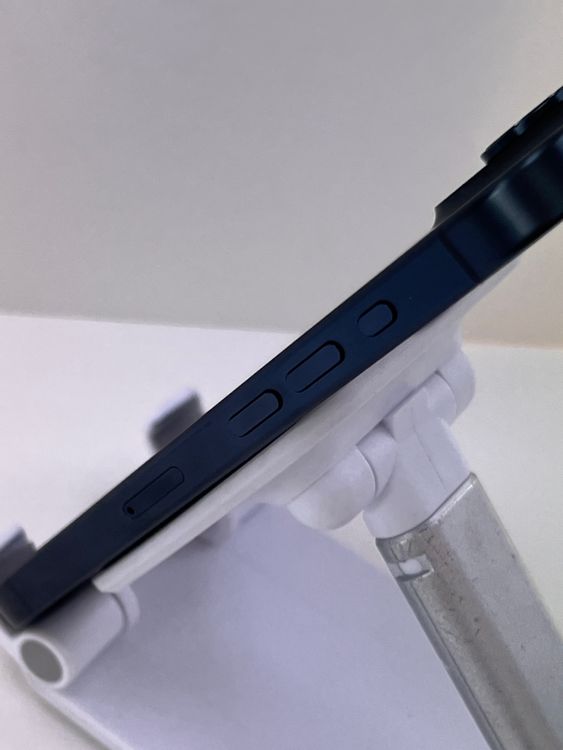 �Хåƥ꡼86% ���ʡ�iPhone  15pro 256gb �֥롼