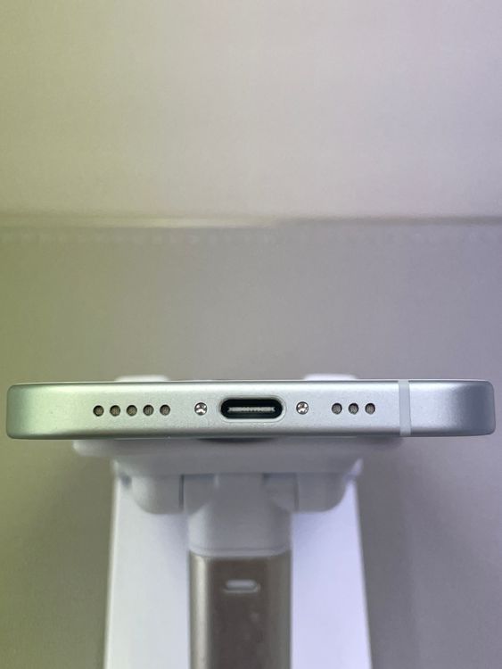 Ķ���ʡ��Хåƥ꡼98% iPhone 15 128gb �֥롼