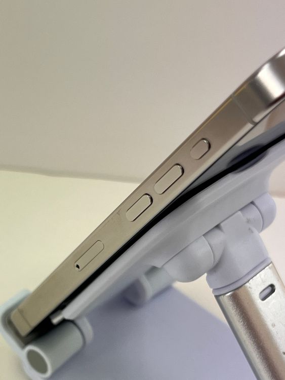 ��������:O �Хåƥ꡼87�� iPhone 15Pro 128gb �ۥ磻�ȥ����˥���