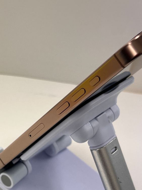 ���ʡ��Хåƥ꡼88% iPhone  16Pro 128gb �ǥ�����