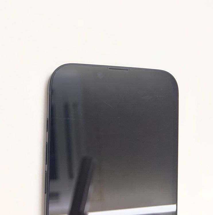 �Хåƥ꡼100��iPhone 16e 128gb �֥�å�