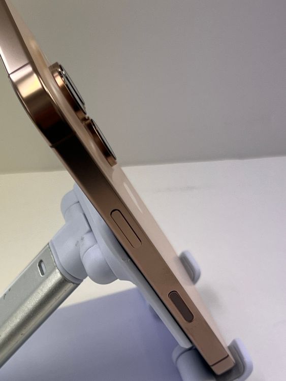 ���ʡ��Хåƥ꡼88% iPhone  16Pro 128gb �ǥ�����
