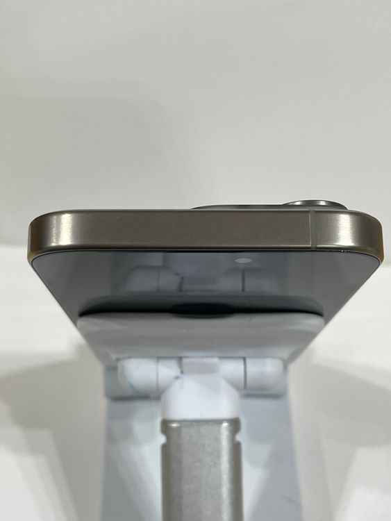 ���ʡ��Хåƥ꡼100%����������:O iPhone 15Pro 256gb �ʥ�����