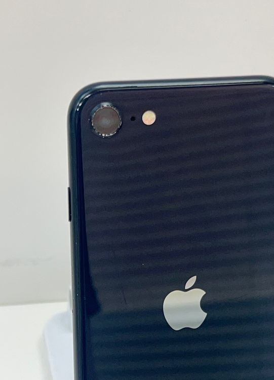 �Хåƥ꡼��95% iPhone SE3 64gb �ߥåɥʥ���