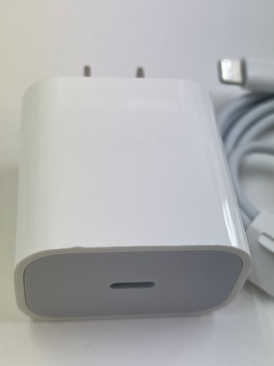 ���åץ�����ʡ�20W USB-C �Ÿ������ץ���+  Lightning �����֥�(1m)