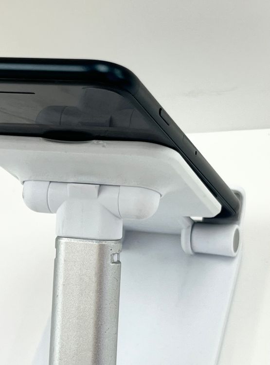 �Хåƥ꡼��95% iPhone SE3 64gb �ߥåɥʥ���