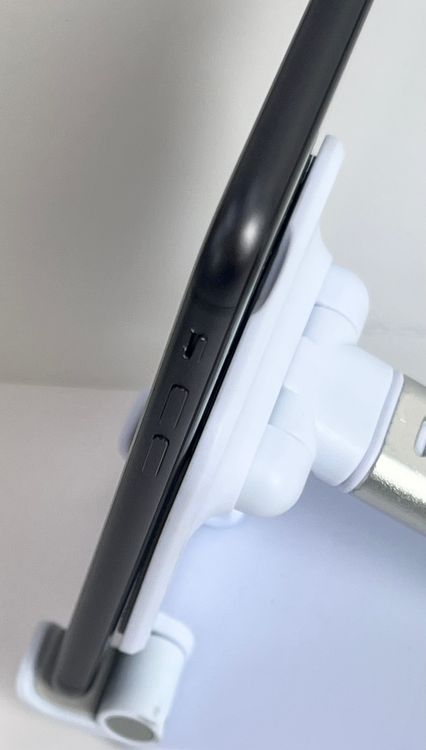 ��������:O ���ʡ��Хåƥ꡼84�� iPhone8 64gb ���ڡ������쥤