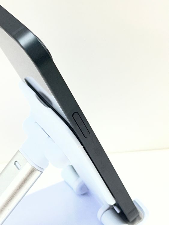 �Хåƥ꡼99����������:O��iPhone 16e 128gb �֥�å�
