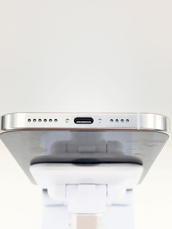 ���ʡ��Хåƥ꡼87�󡡥��åץ��ǡ�iPhone 16ProMax 256gb �ۥ磻��