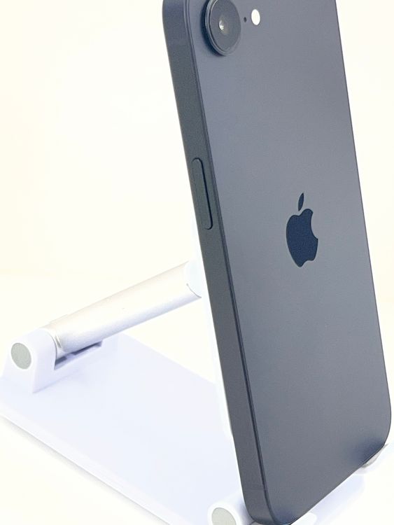 �Хåƥ꡼100��iPhone 16e 128gb �֥�å�