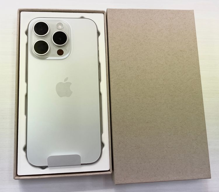 ����Ʊ�͡��Хåƥ꡼100% iPhone 15Pro 256gb �ۥ�����