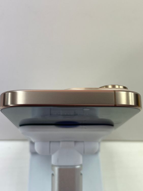 ���ʡ��Хåƥ꡼97% iPhone 16Pro 256gb �ǥ�����