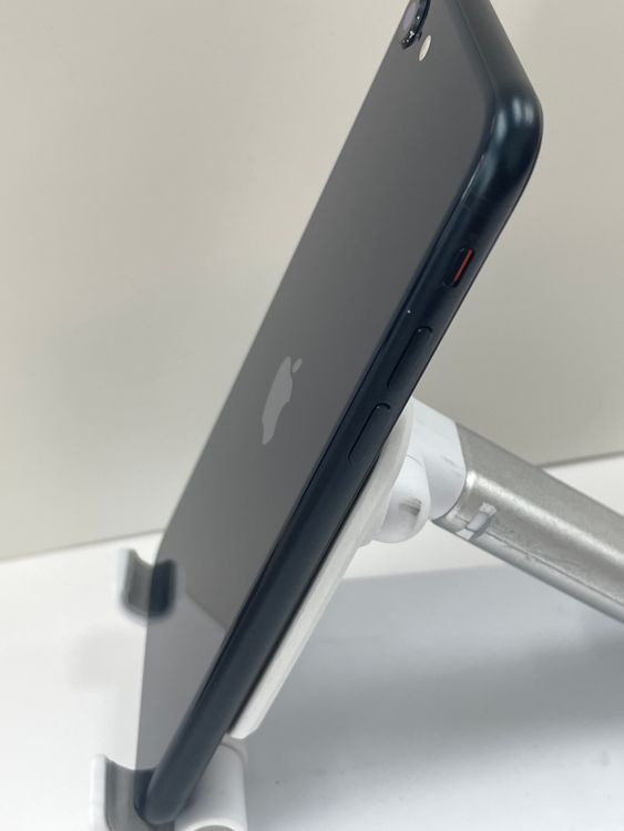 �Хåƥ꡼89% iPhone  SE ��3���塡64gb �ߥåɥʥ���