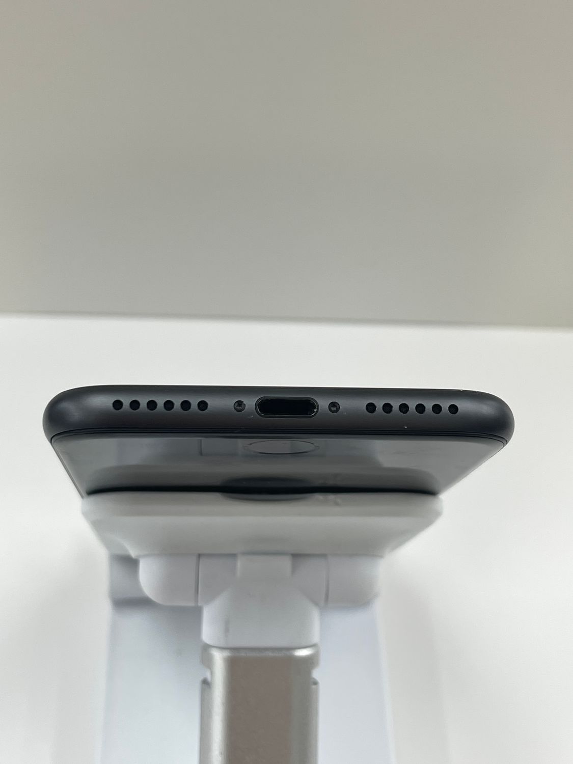 ムスビー｜バッテリー93% 美品 iPhone 8 64gb ブラック【iPhone8 SIM