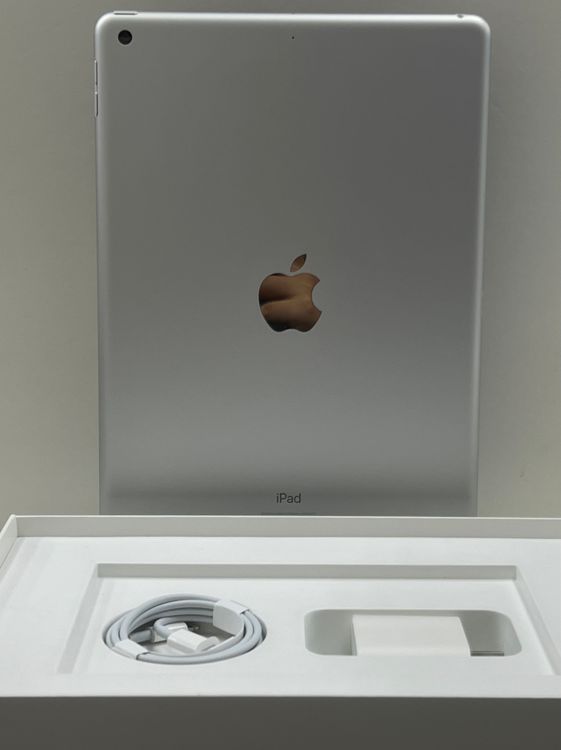 �Хåƥ꡼��99% ���ʡ�iPad 9���� 64gb Wi-Fi��ǥ�