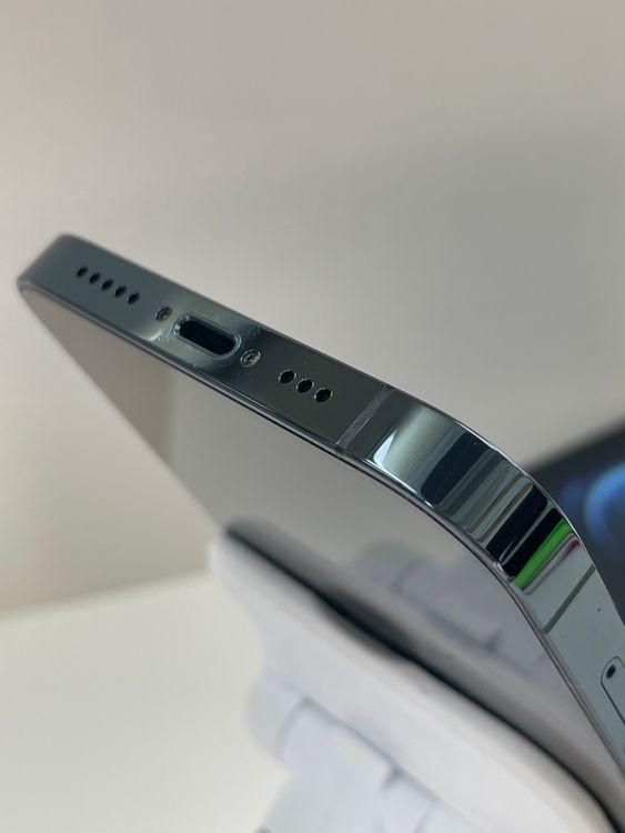 �Хåƥ꡼90% ��������:O iPhone 12pro 256gb �ѥ��ե��å��֥롼