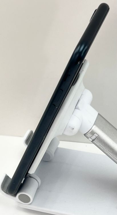 �Хåƥ꡼��95% iPhone SE3 64gb �ߥåɥʥ���