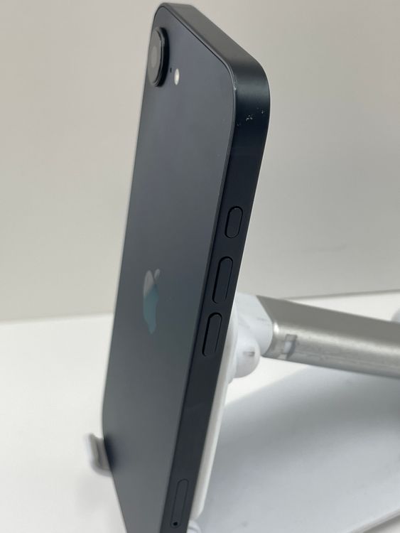 �Хåƥ꡼100% iPhone 16e 128gb �֥�å�