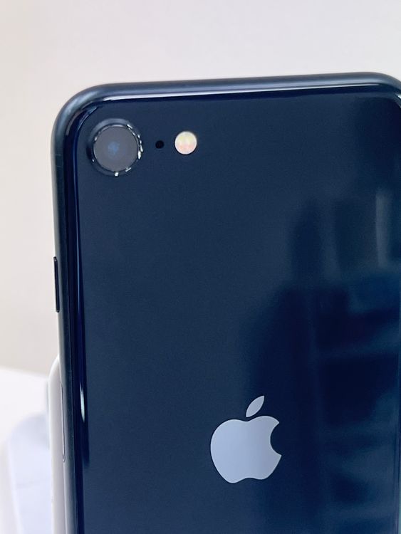 �Хåƥ꡼��95% iPhone SE3 64gb �ߥåɥʥ���