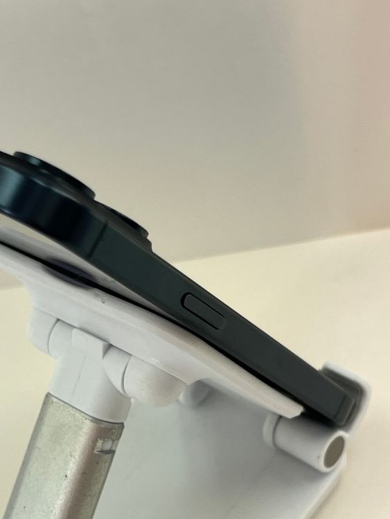 �Хåƥ꡼86% ���ʡ�iPhone  15pro 256gb �֥롼