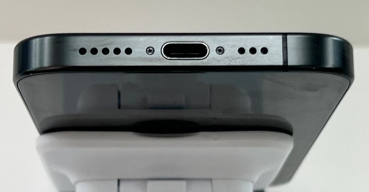 �Хåƥ꡼��86% iPhone 15pro  512gb �֥�å������˥���