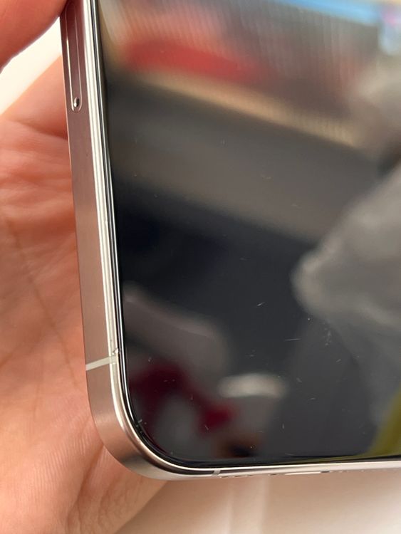 ��������:O �Хåƥ꡼87�� iPhone 15Pro 128gb �ۥ磻�ȥ����˥���