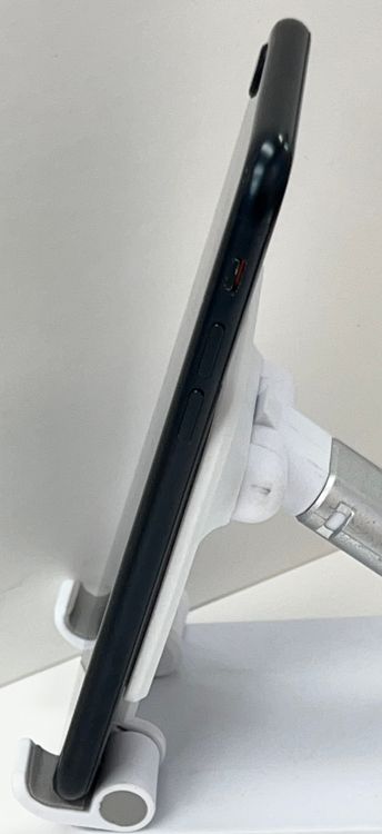 �Хåƥ꡼��95% iPhone SE3 64gb �ߥåɥʥ���