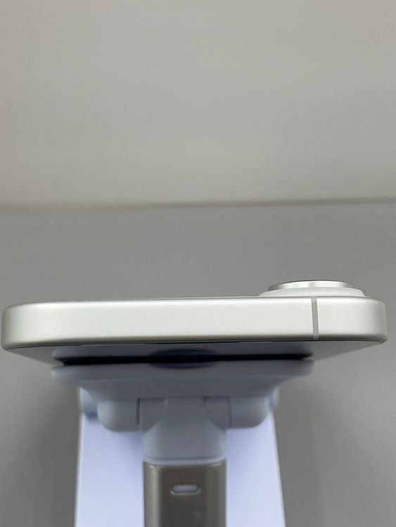 �Хåƥ꡼93��iPhone 16 128gb �ۥ�����