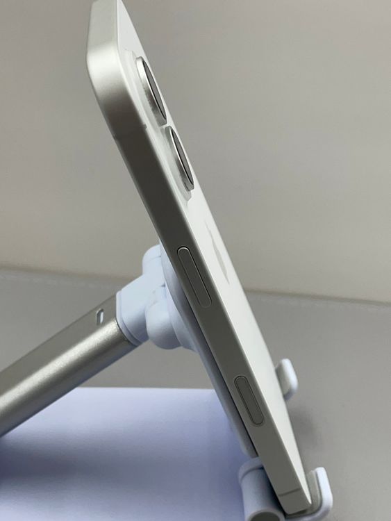 �Хåƥ꡼93��iPhone 16 128gb �ۥ�����