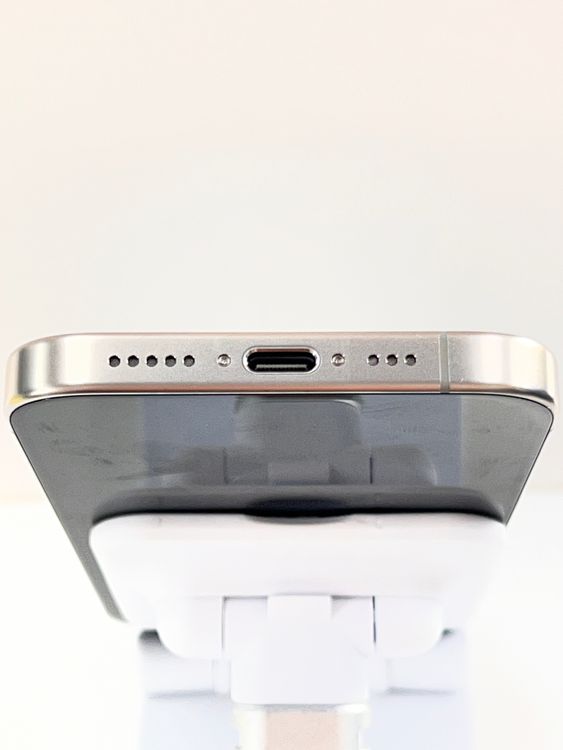 ���ʡ��Хåƥ꡼86% iPhone  15pro 256gb �ʥ�����