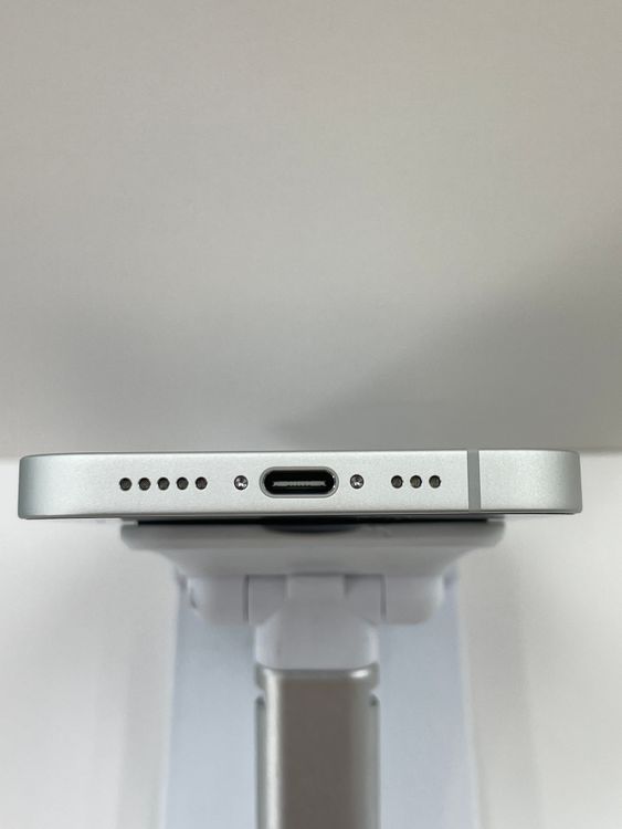 ����Ʊ�͡��Хåƥ꡼100% iPhone 17e 256gb �ۥ�����