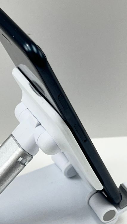 �Хåƥ꡼��86%�� ��������:O  iPhoneSE3 64gb �ߥåɥʥ���