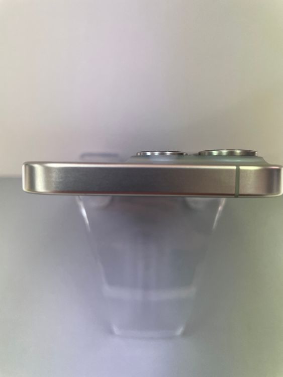 アップル版 超美品 iPhone 15Pro 256gb ナチュラルチタニウム