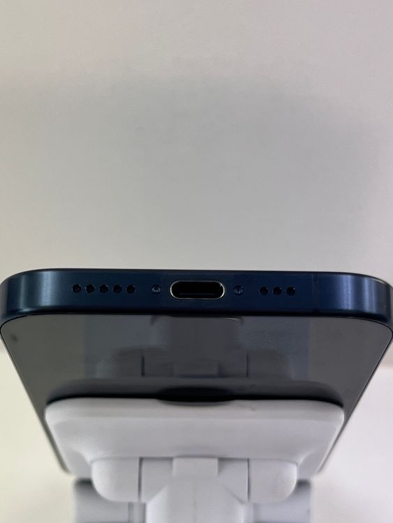 �Хåƥ꡼86% ���ʡ�iPhone  15pro 256gb �֥롼