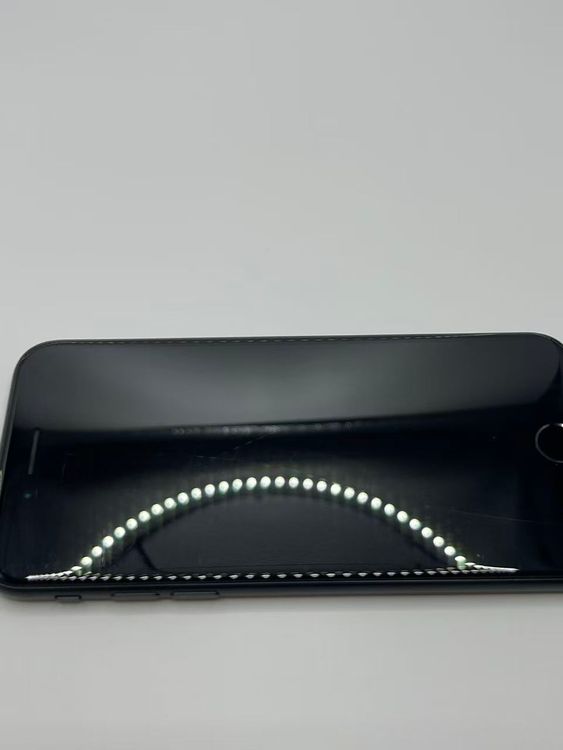 �Хåƥ꡼84��iPhone SE ��2���� �ۥ磻��64GB �¿��ݾ�����ȯ������