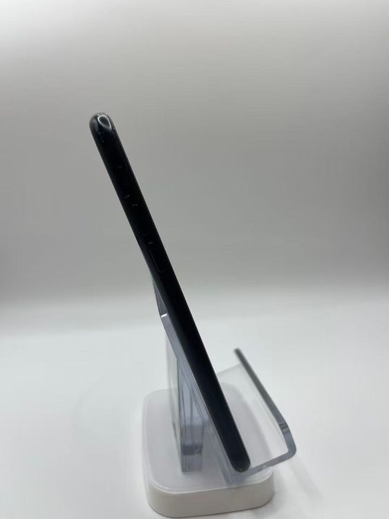�Хåƥ꡼85����°��3�����å��դ�iPhone SE ��3���� �ߥåɥʥ���128GB �¿��ݾ�