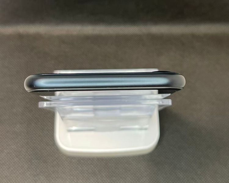 �Хåƥ꡼95��iPhone SE ��3���� �ߥåɥʥ��ȡ�64GB ���¿��ݾ� SIM�ե꡼