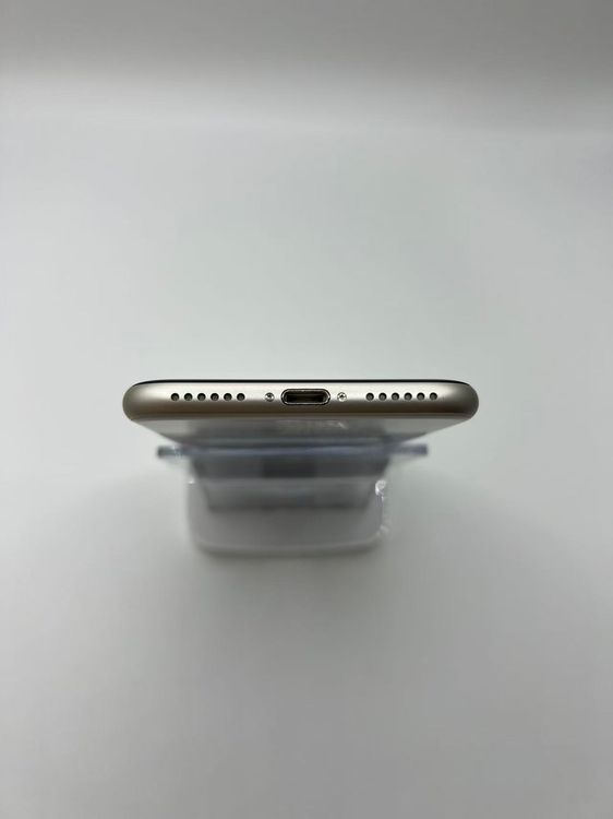 �Хåƥ꡼81����°��3�����å��դ�iPhone SE ��3���� �������饤��128GB �¿��ݾ�