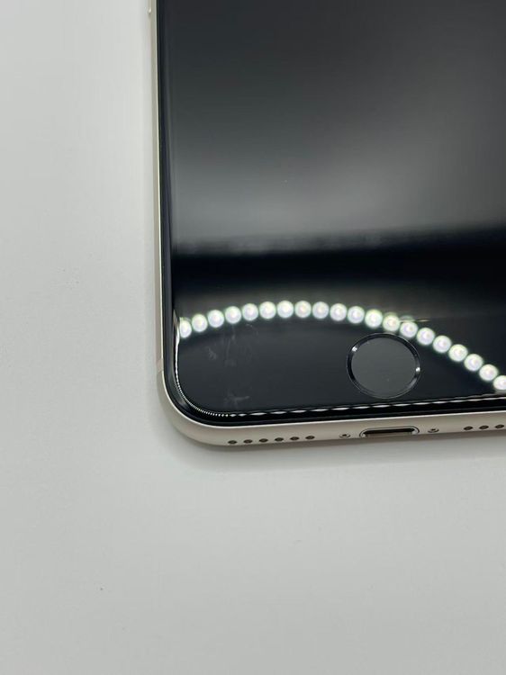 �Хƥå�90����°�ʣ����դ�iPhoneSE��3����64GB�������饤�Ȱ¿��ݾ�����ȯ��