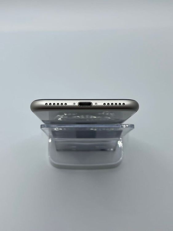 �Хåƥ꡼82����°��3�����å��դ�iPhone SE ��3���� �������饤��128GB �¿��ݾ�