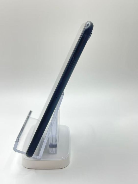 �Хåƥ꡼100����°�ʣ����դ�iPhone SE ��3���� �ߥåɥʥ���64GB SIM�ե꡼