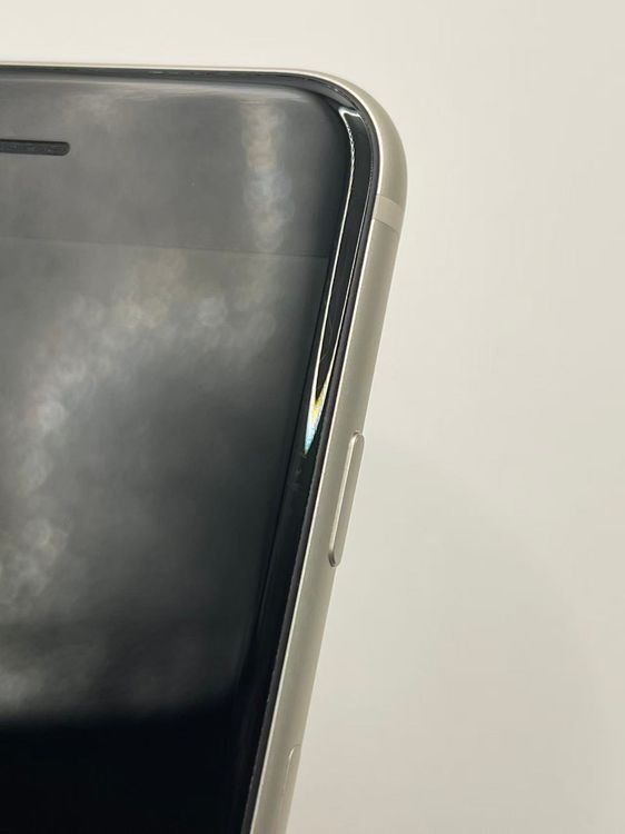 �Хåƥ꡼85����°��3�����å��դ�iPhone SE ��3���� �������饤��64GB �¿��ݾ�