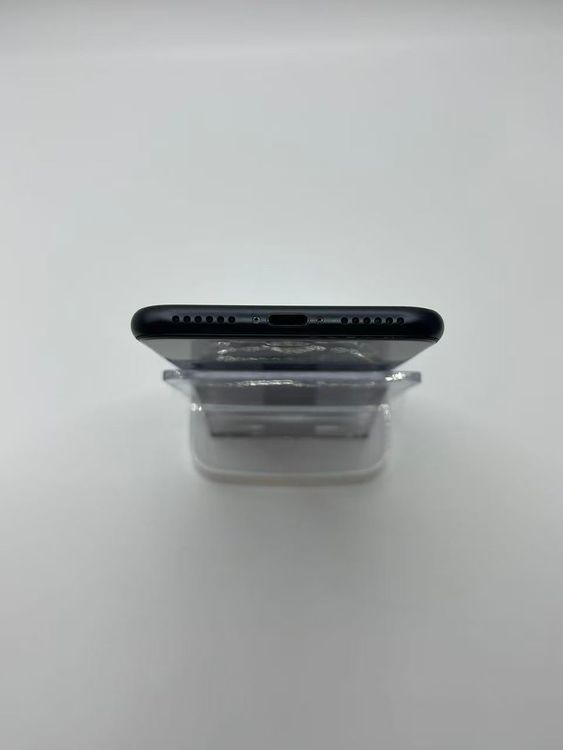 �Хåƥ꡼93����°�ʣ����դ�iPhone SE ��3���� �ߥåɥʥ���64GB �¿��ݾ�