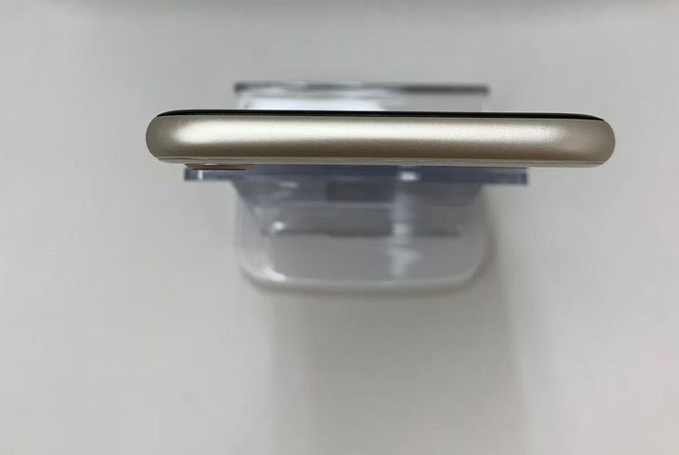 �Хƥå�87��iPhoneSE��3����64GB�������饤��SIM�ե꡼��������ȯ��